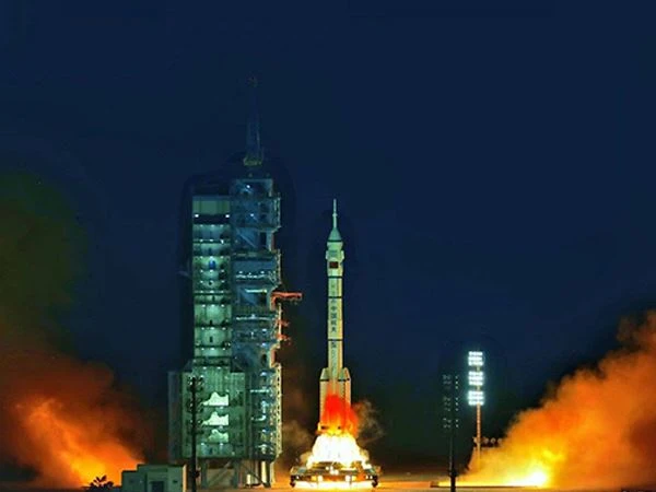 Echipa HTF MPO felicită navele spațiale din China cu stația spațială